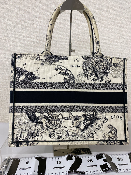 Dior Beige Tote Bags A-19318