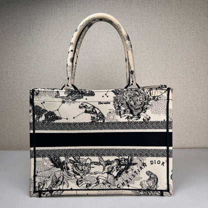 Dior Beige Tote Bags A-19318