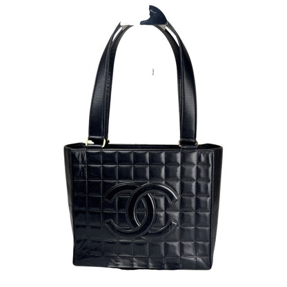 Chanel Black Shoulder Bags A-19323