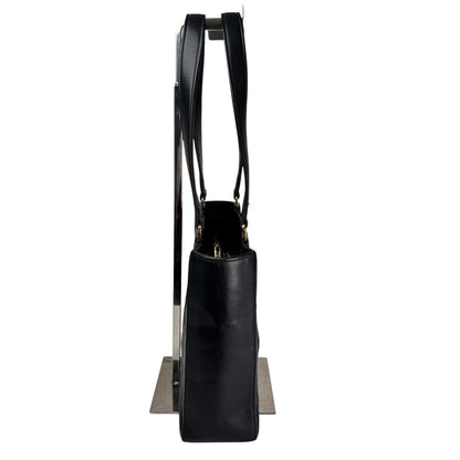 Chanel Black Shoulder Bags A-19323