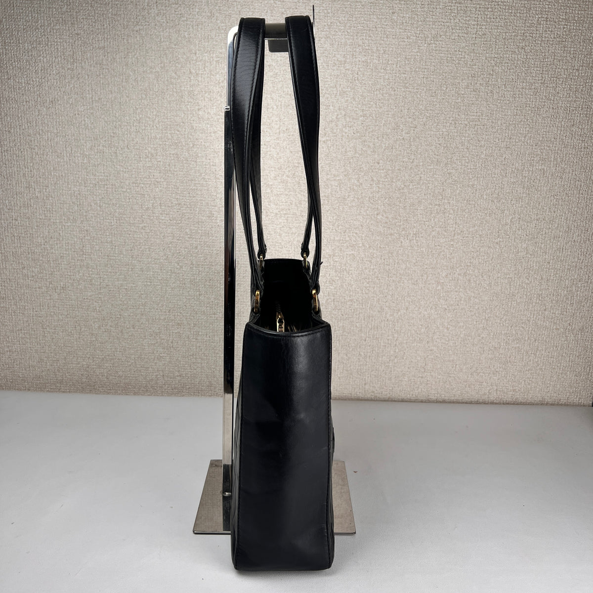 Chanel Black Shoulder Bags A-19323