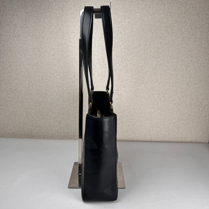 Chanel Black Shoulder Bags A-19323