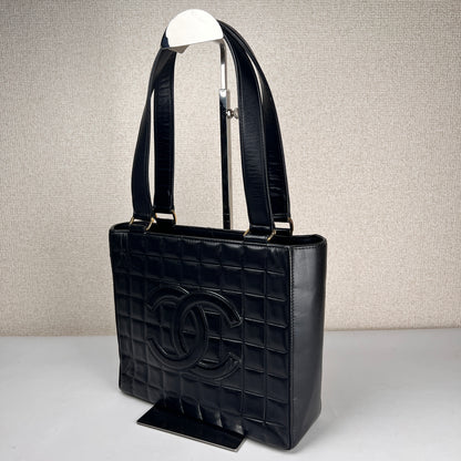Chanel Black Shoulder Bags A-19323