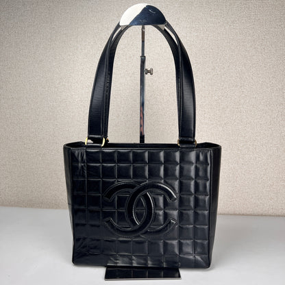 Chanel Black Shoulder Bags A-19323