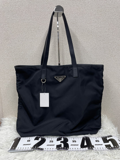 Prada Black Tote Bags A-19332