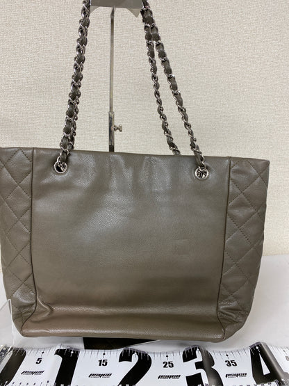 Chanel Gray Tote Bags A-19333