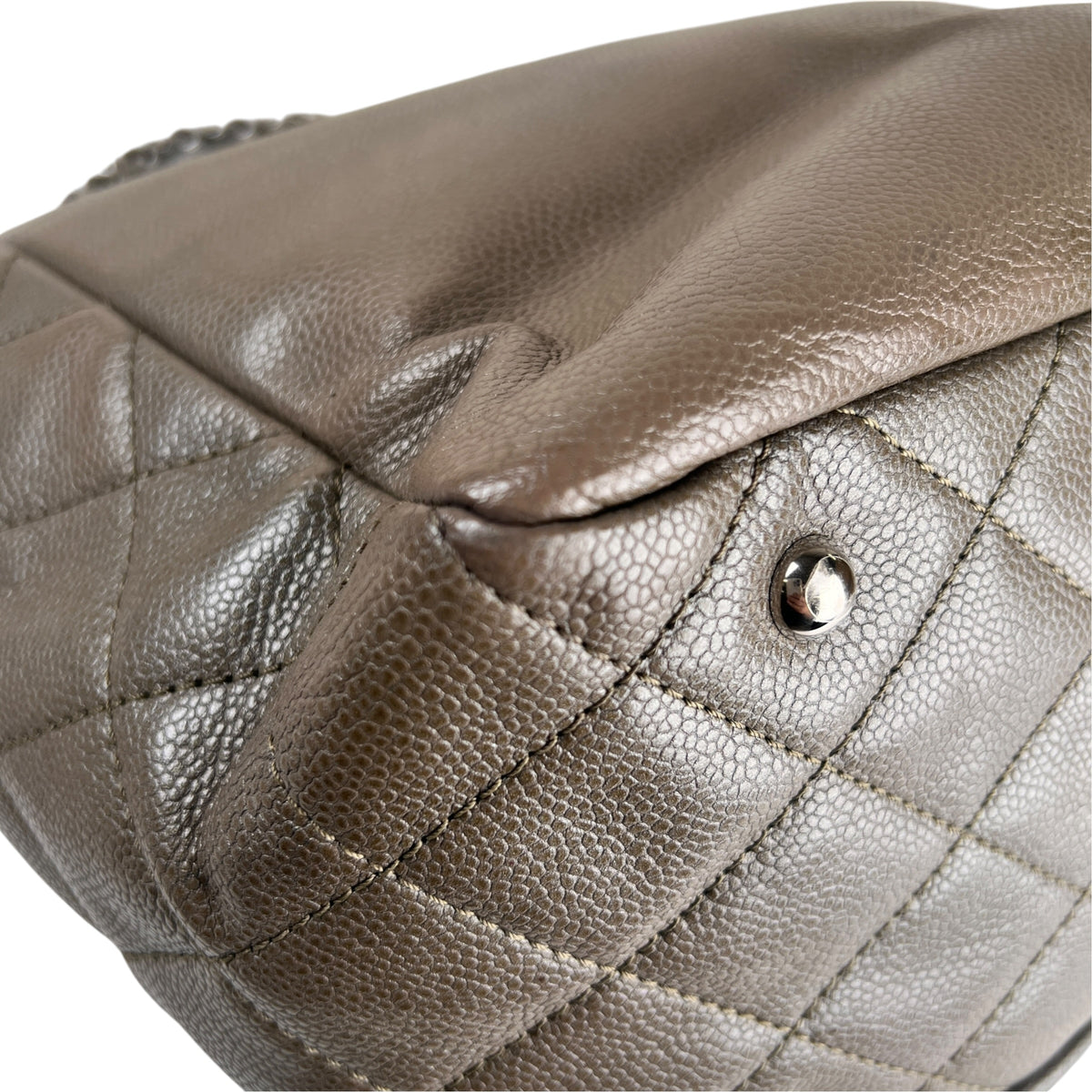 Chanel Gray Tote Bags A-19333