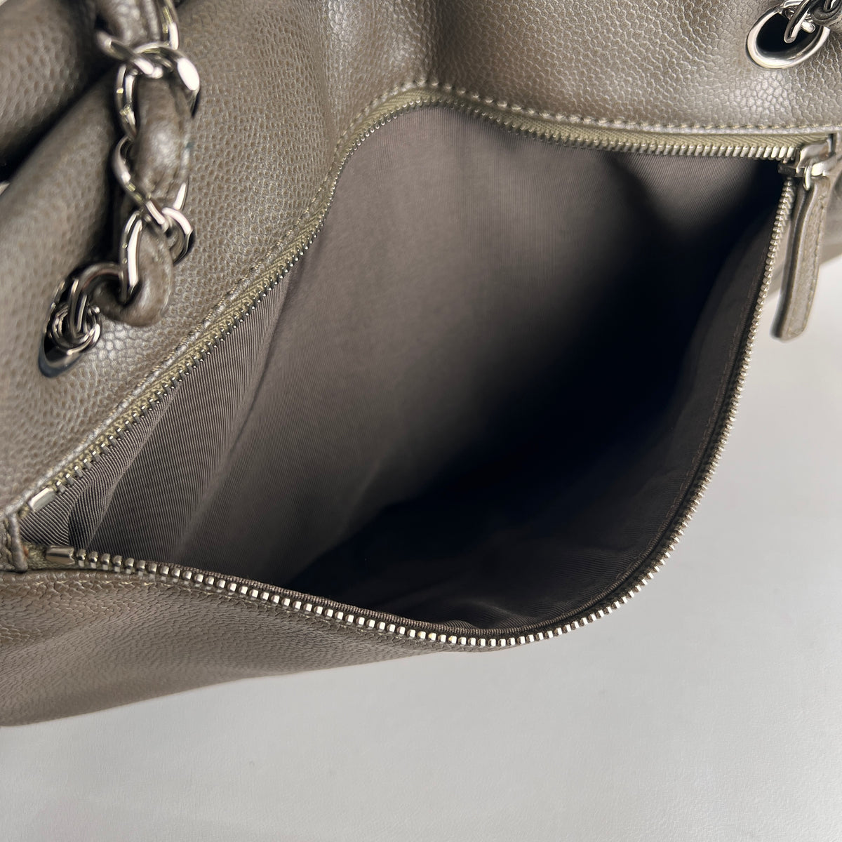 Chanel Gray Tote Bags A-19333
