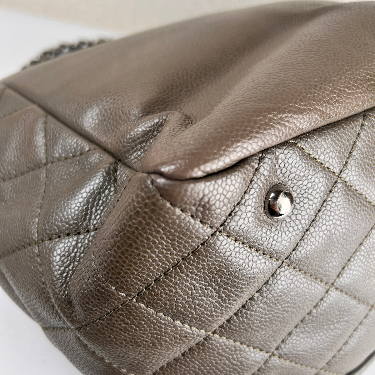 Chanel Gray Tote Bags A-19333