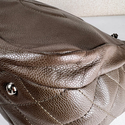 Chanel Gray Tote Bags A-19333