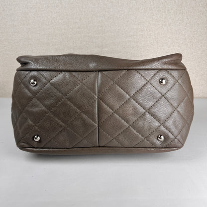 Chanel Gray Tote Bags A-19333