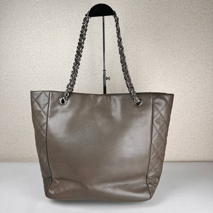 Chanel Gray Tote Bags A-19333