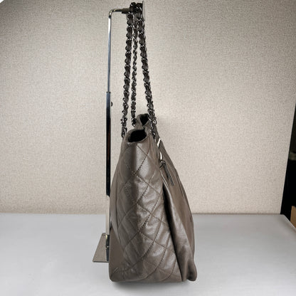 Chanel Gray Tote Bags A-19333