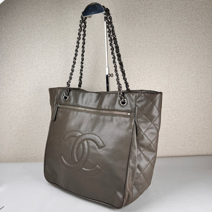 Chanel Gray Tote Bags A-19333