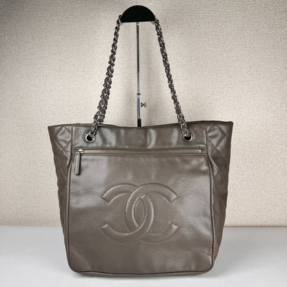 Chanel Gray Tote Bags A-19333