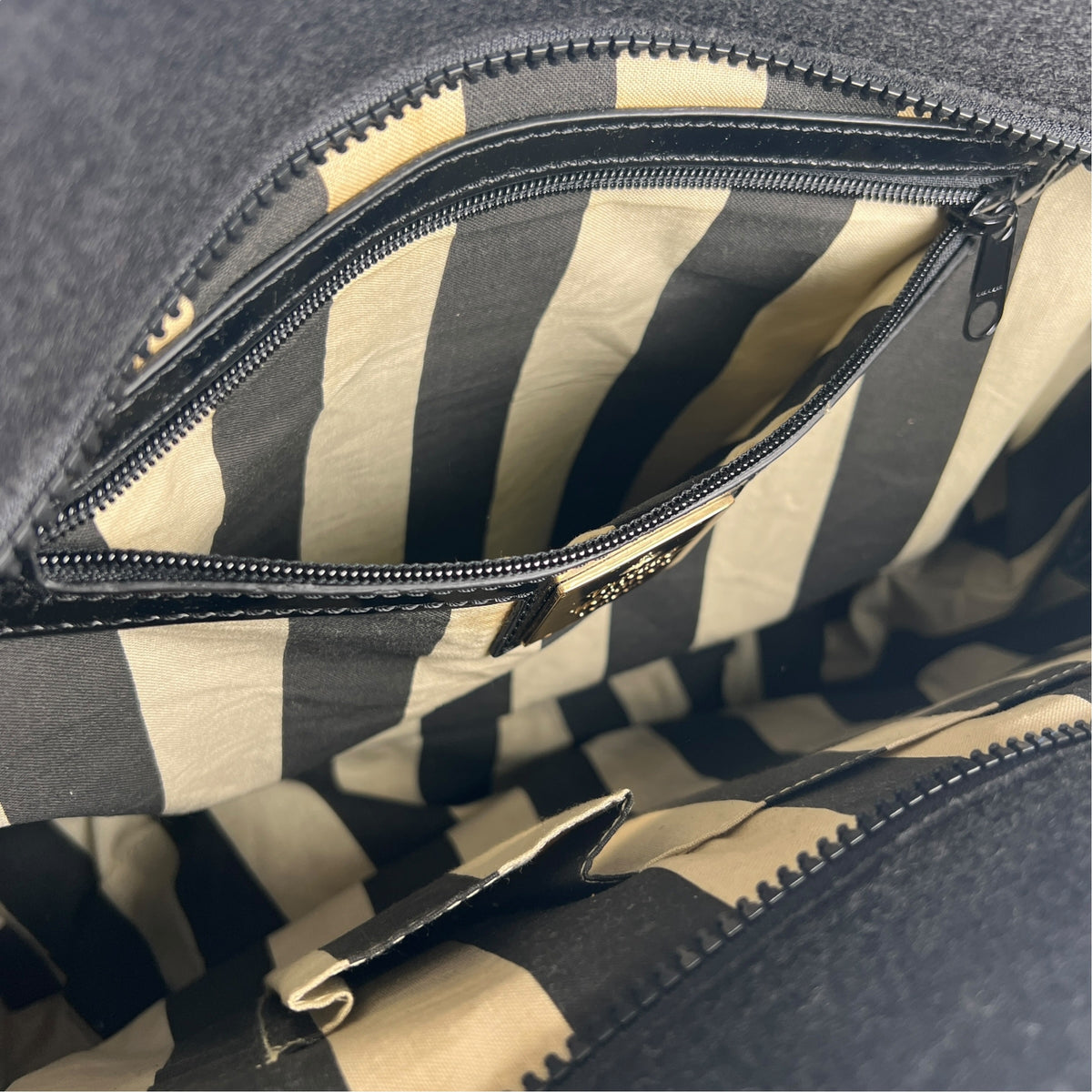 Vivienne Westwood Black Tote Bags A-19340
