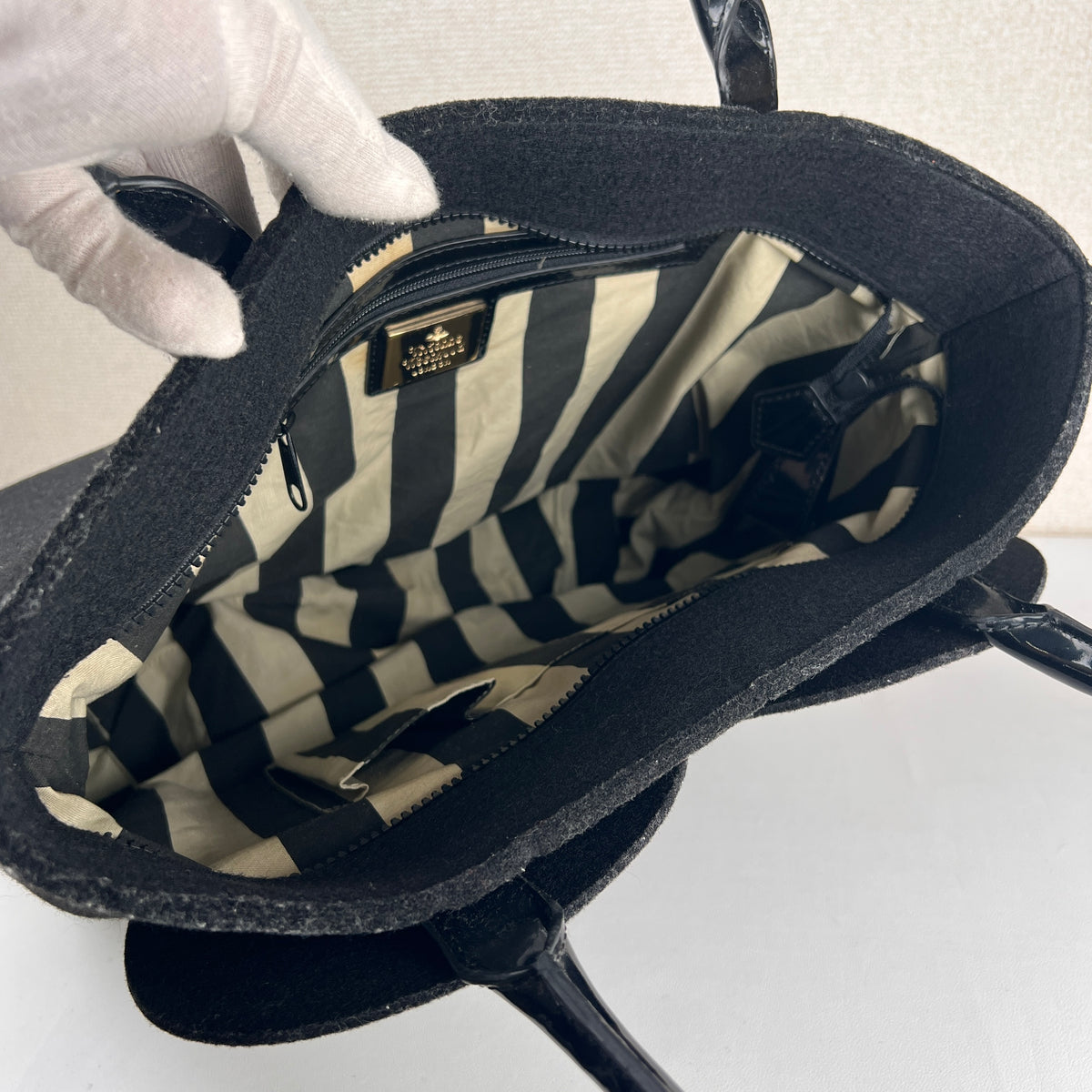 Vivienne Westwood Black Tote Bags A-19340