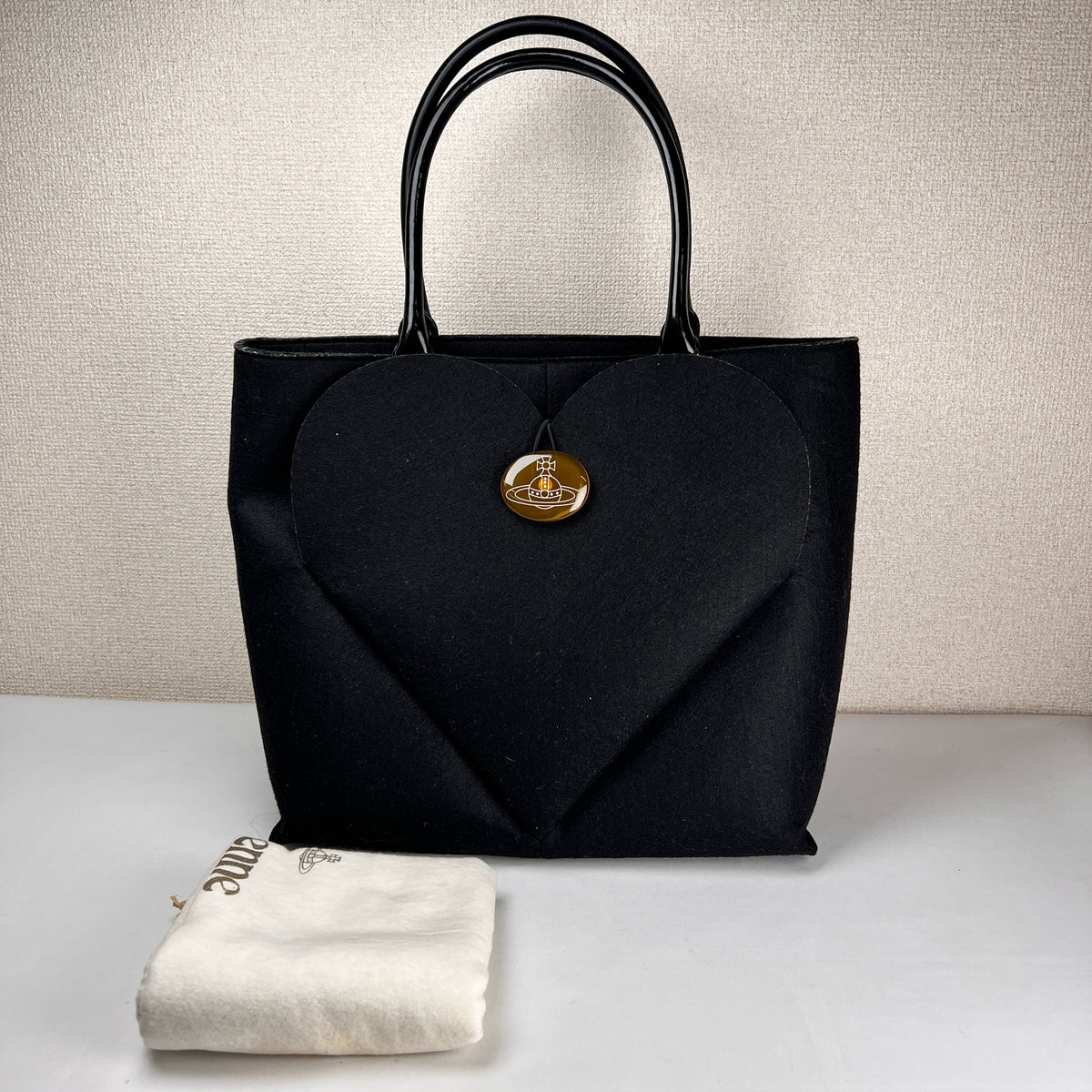 Vivienne Westwood Black Tote Bags A-19340