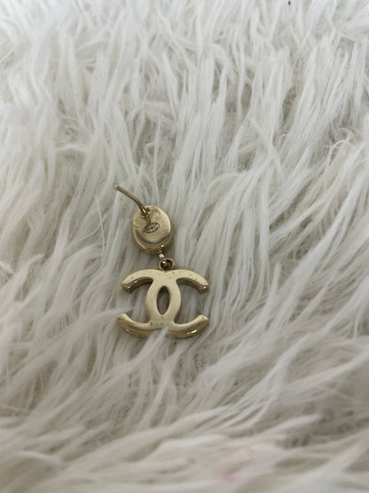 Chanel Gold Earrings A-19351