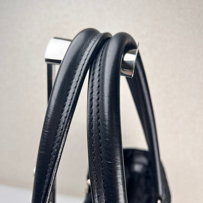Chanel Black Tote Bags A-19363