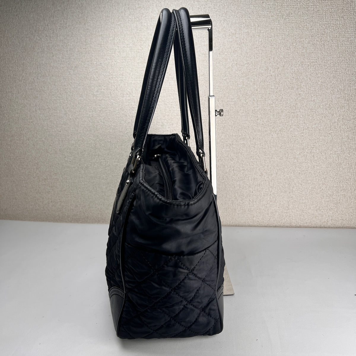 Chanel Black Tote Bags A-19363