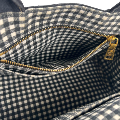 Prada Black Tote Bags A-19374