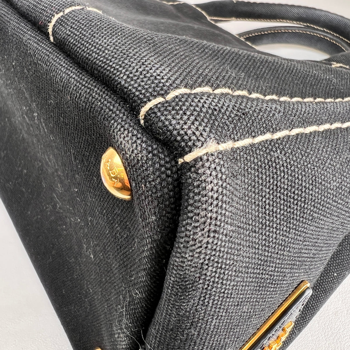 Prada Black Tote Bags A-19374
