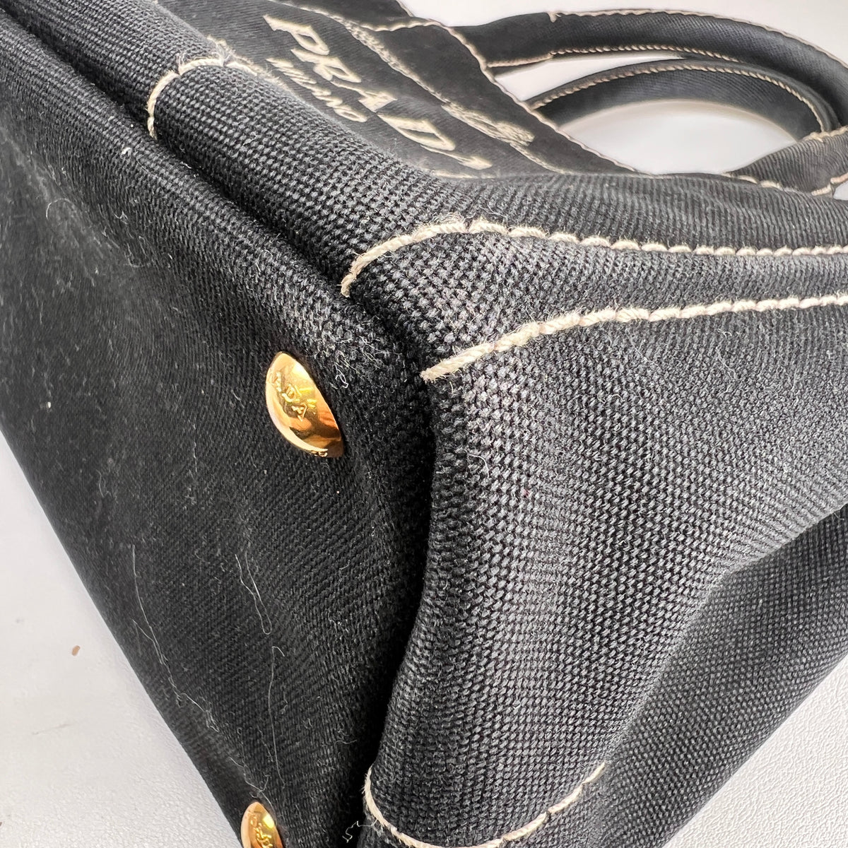 Prada Black Tote Bags A-19374