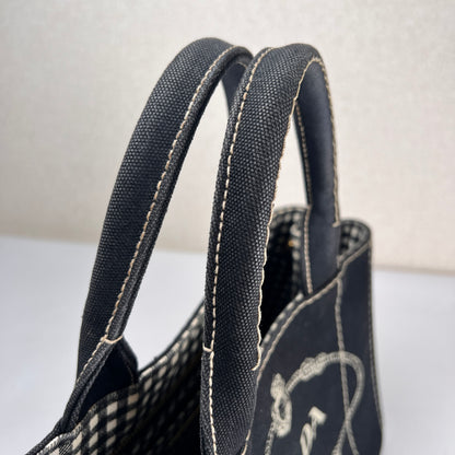 Prada Black Tote Bags A-19374