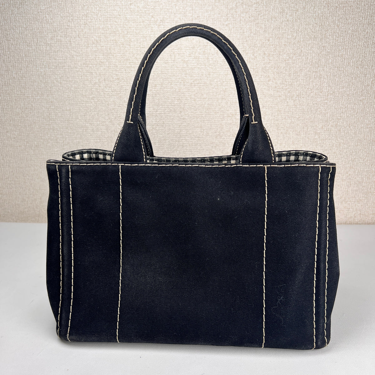 Prada Black Tote Bags A-19374