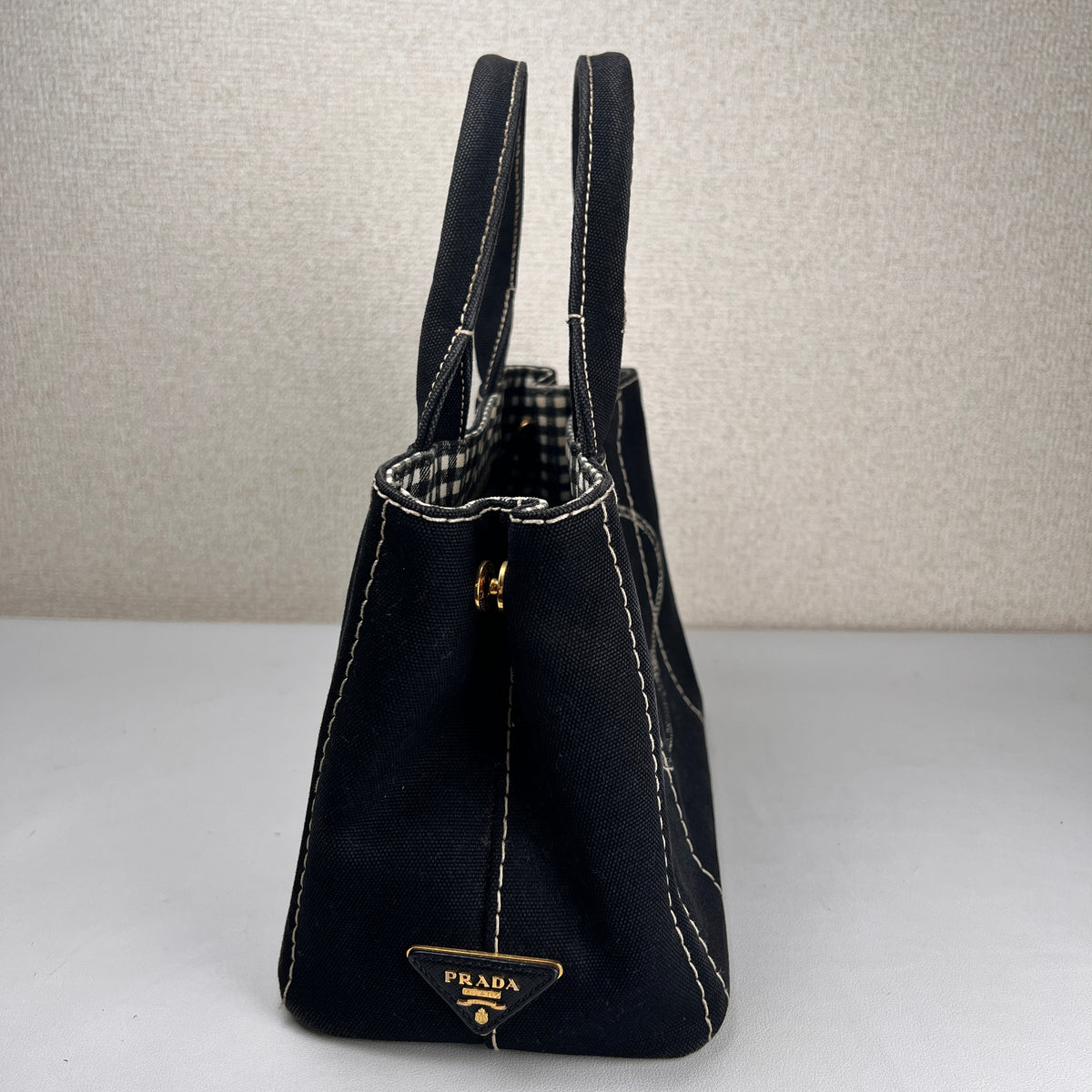 Prada Black Tote Bags A-19374