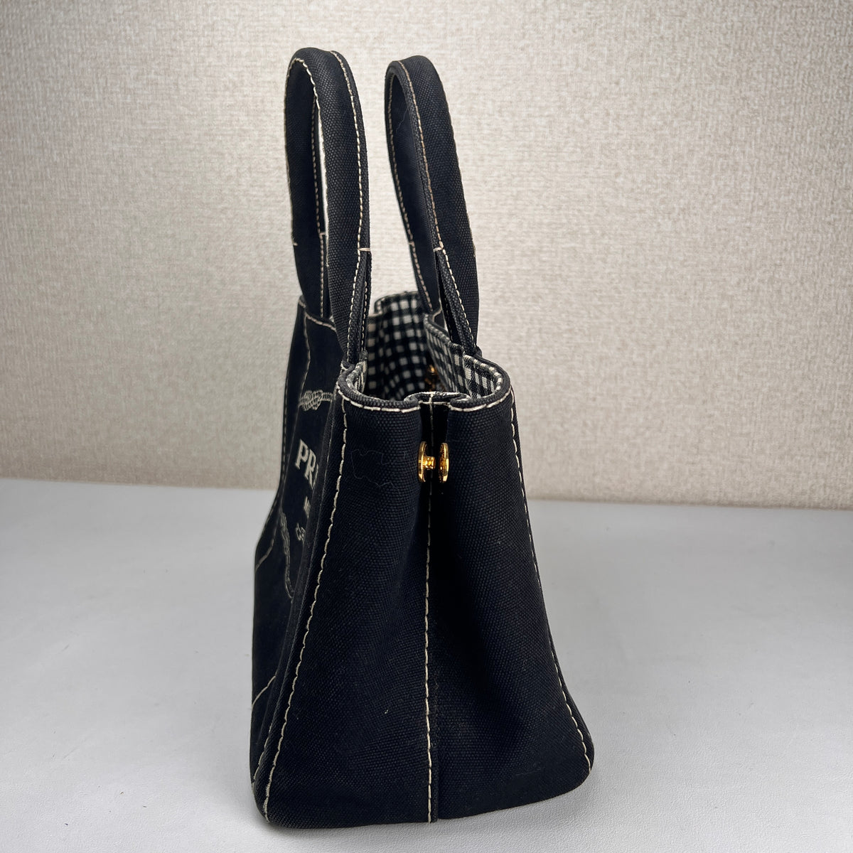 Prada Black Tote Bags A-19374