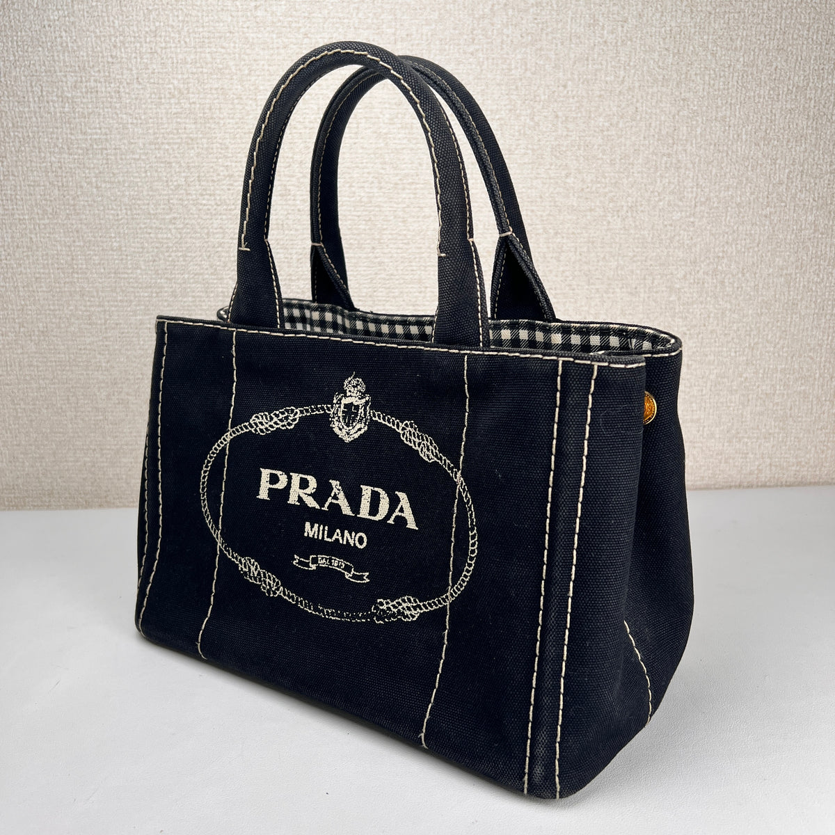 Prada Black Tote Bags A-19374