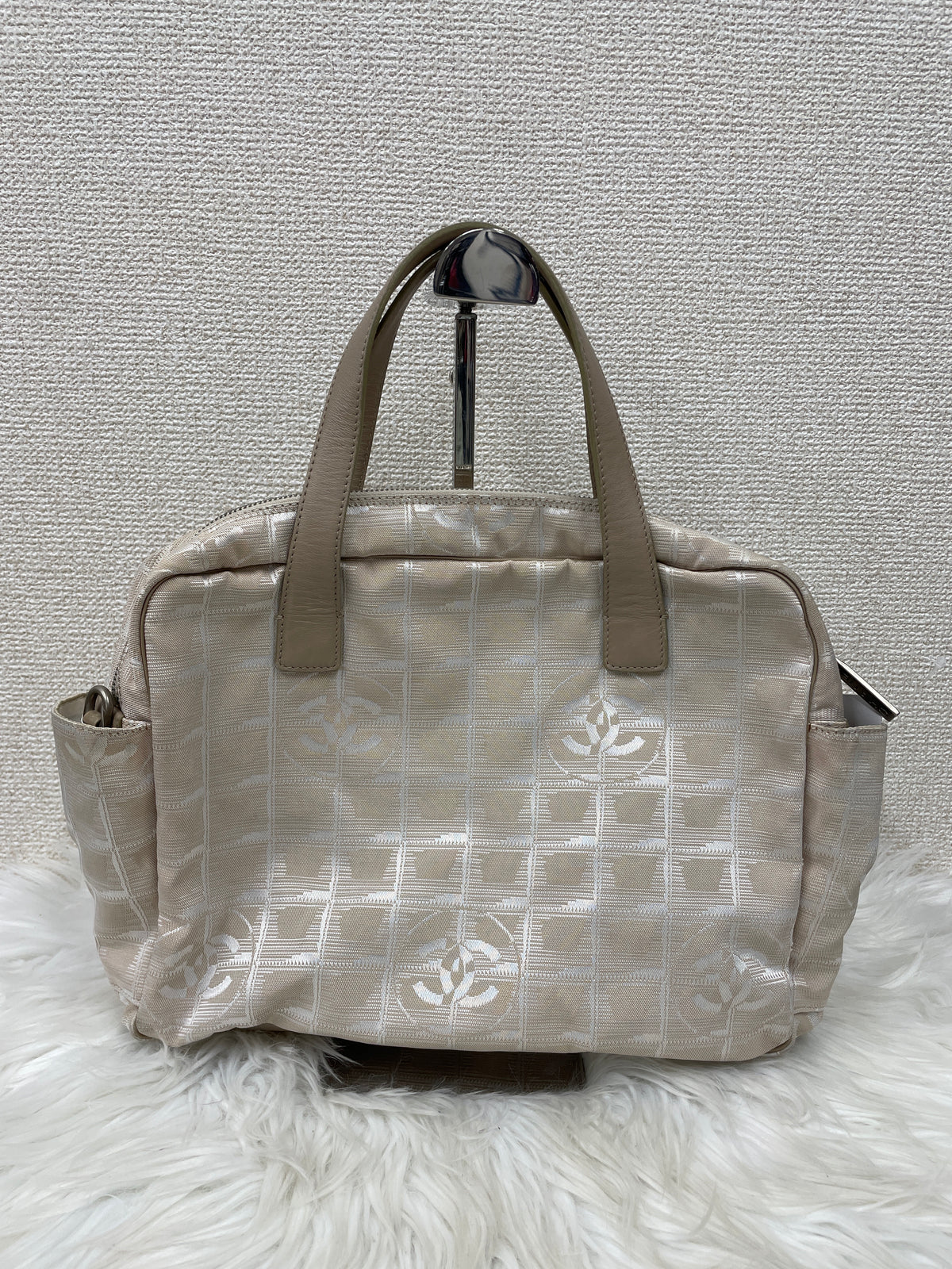 Chanel White Handle Bags A-19382