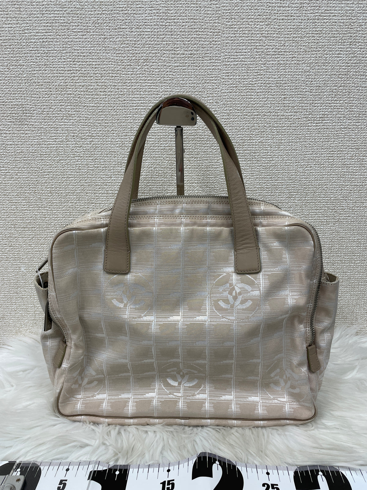 Chanel White Handle Bags A-19382