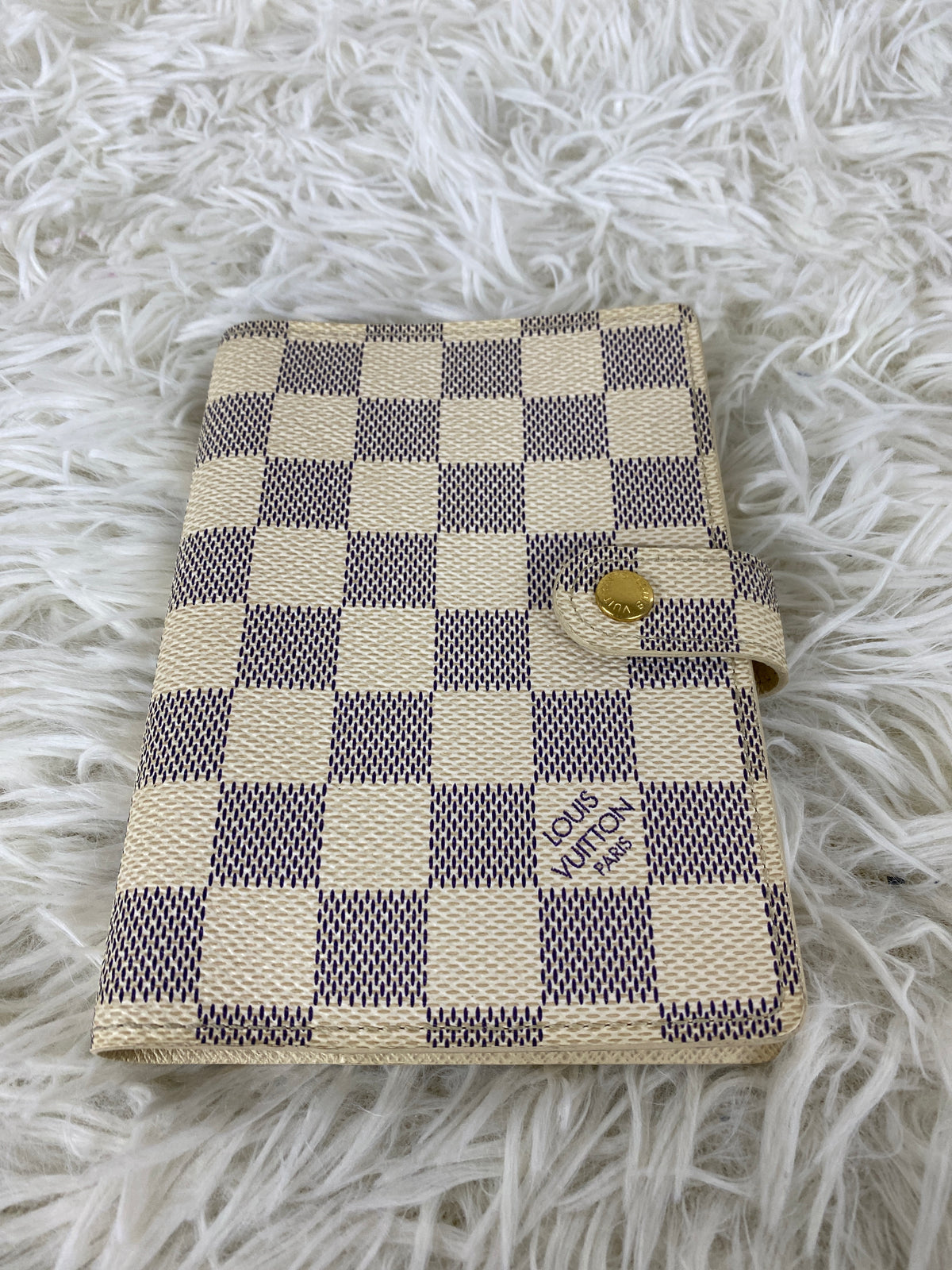 Louis Vuitton White A-19386