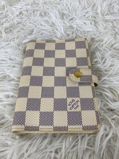 Louis Vuitton White A-19386