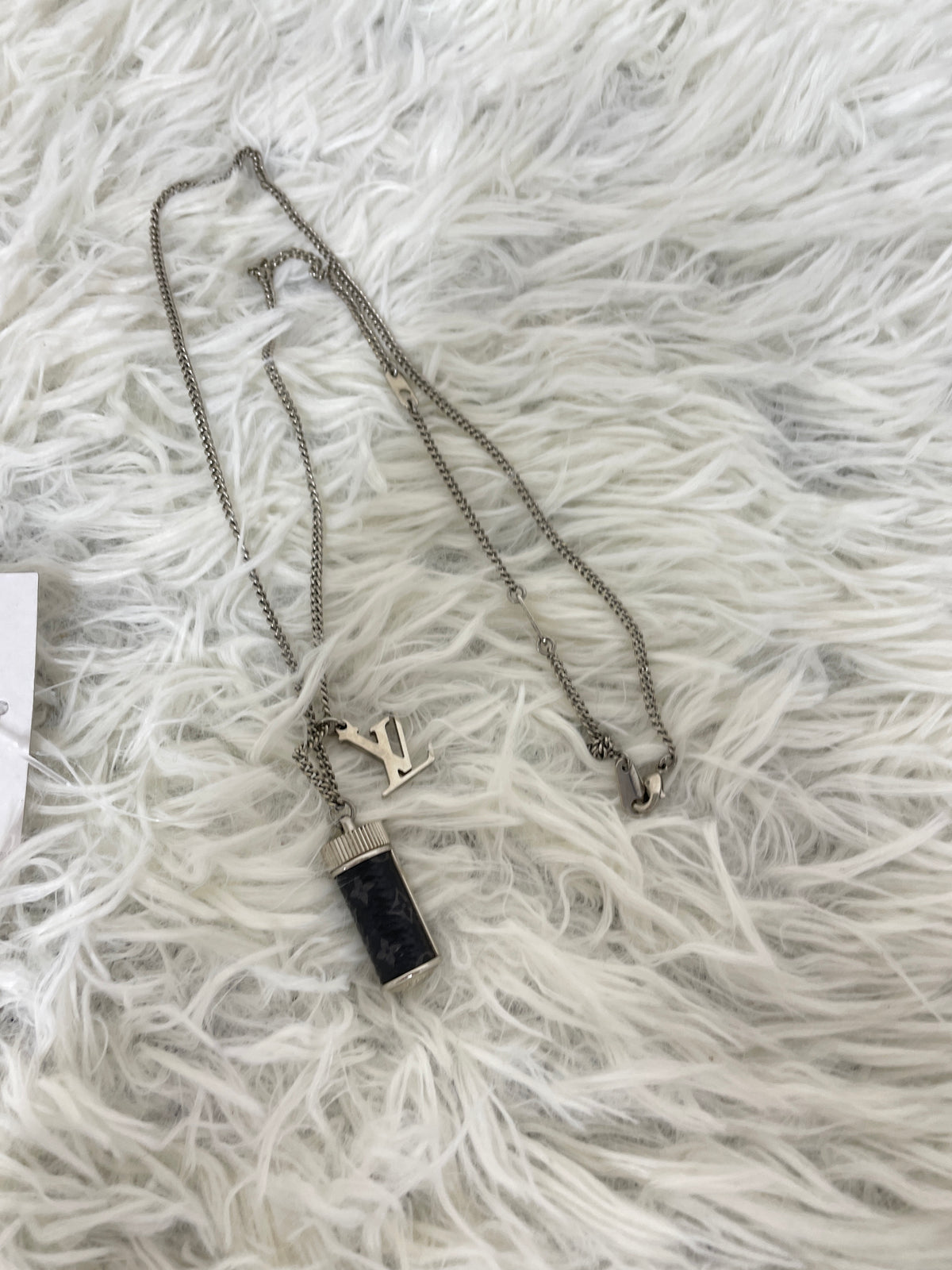 Louis Vuitton Gray Necklaces A-19420