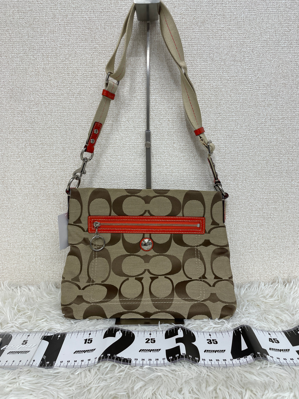 Coach Beige Shoulder Bags A-19425