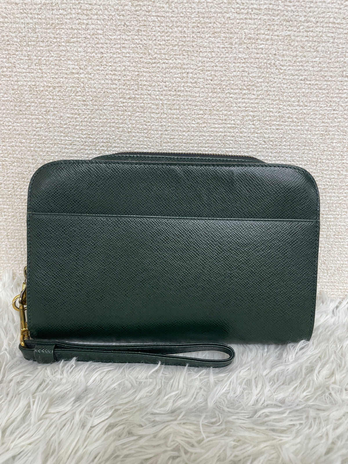 Louis Vuitton Green Pouches A-19437