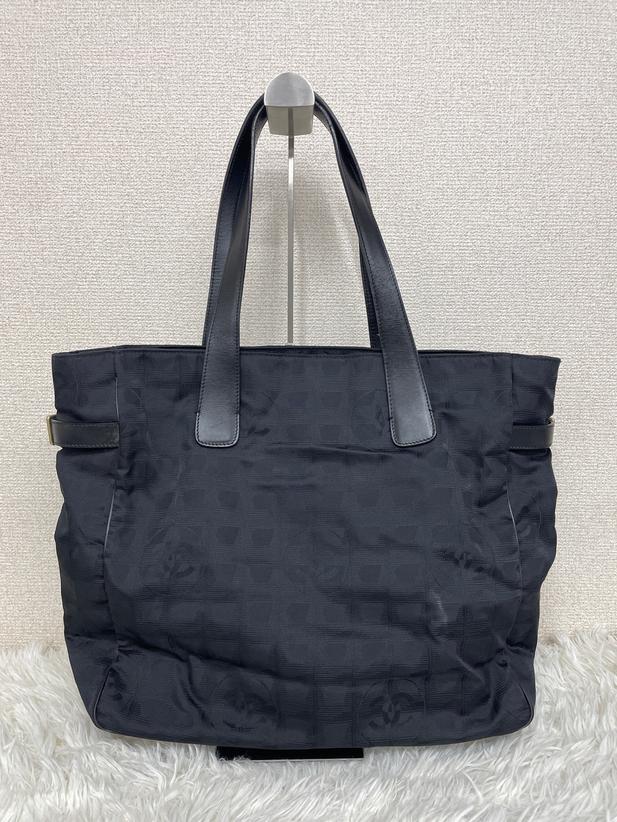 Chanel Black Tote Bags A-19504