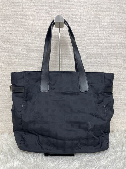 Chanel Black Tote Bags A-19504