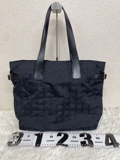 Chanel Black Tote Bags A-19504