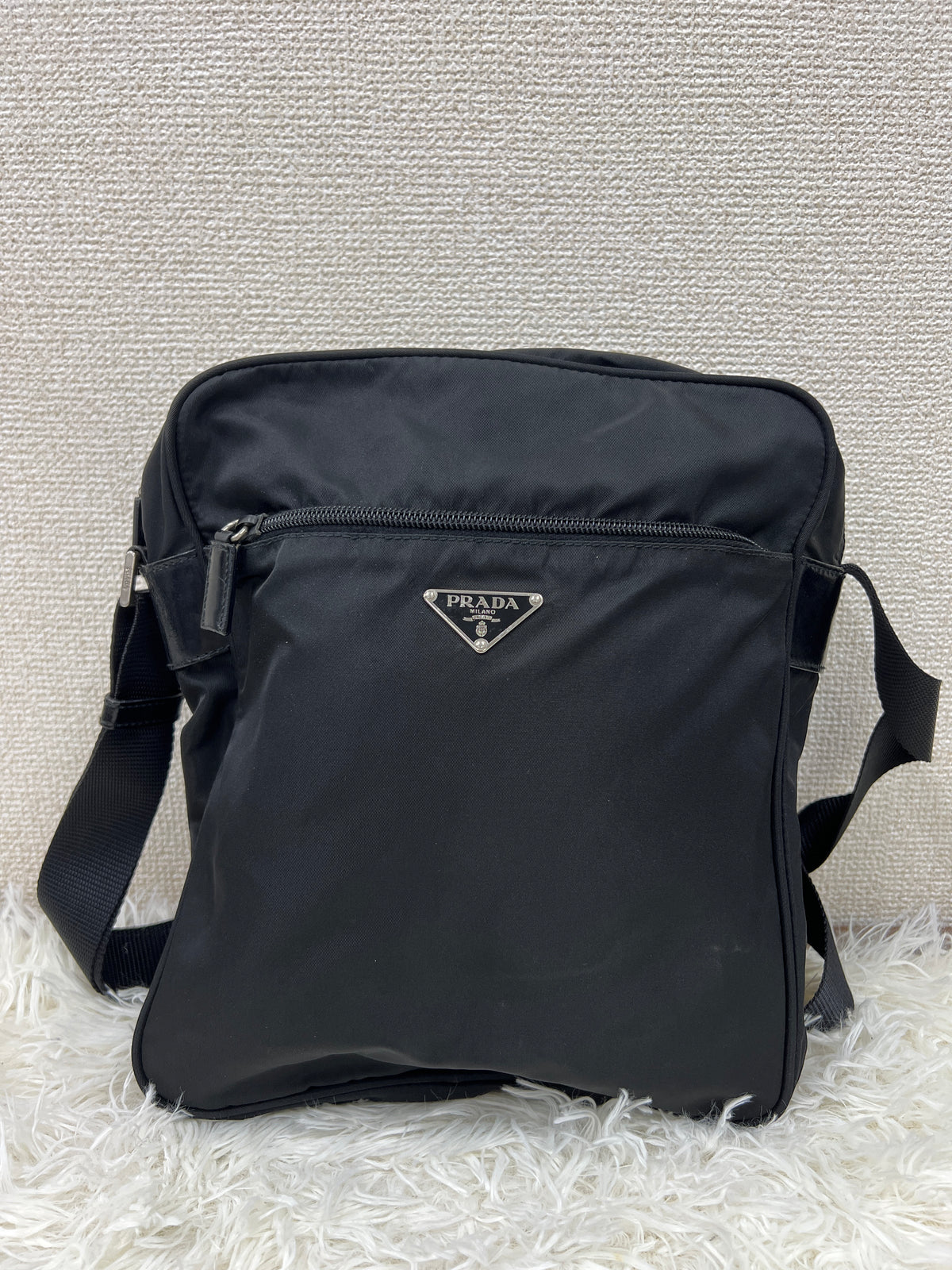 Prada Black Shoulder Bags A-19510