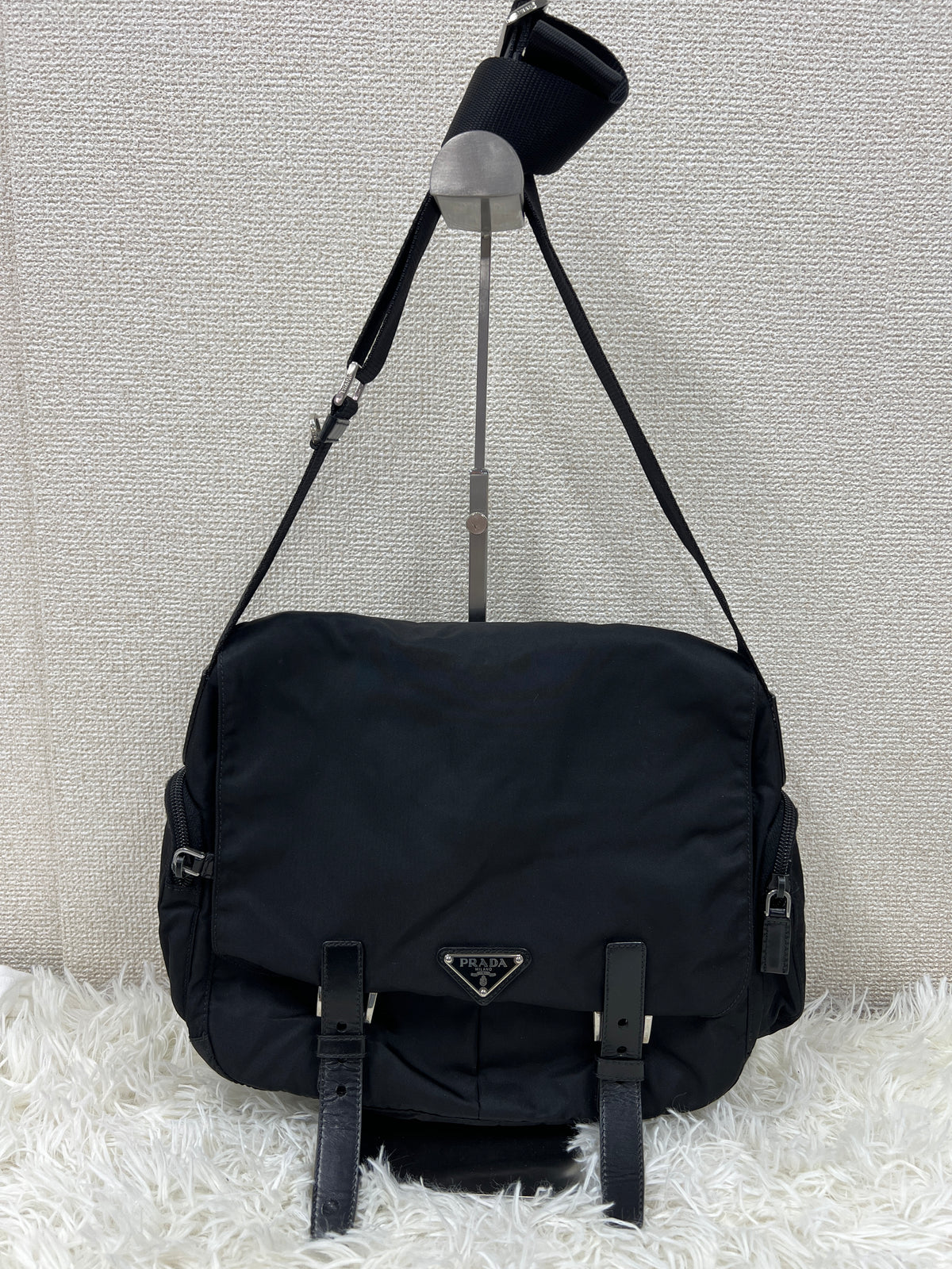 Prada Black Shoulder Bags A-19528