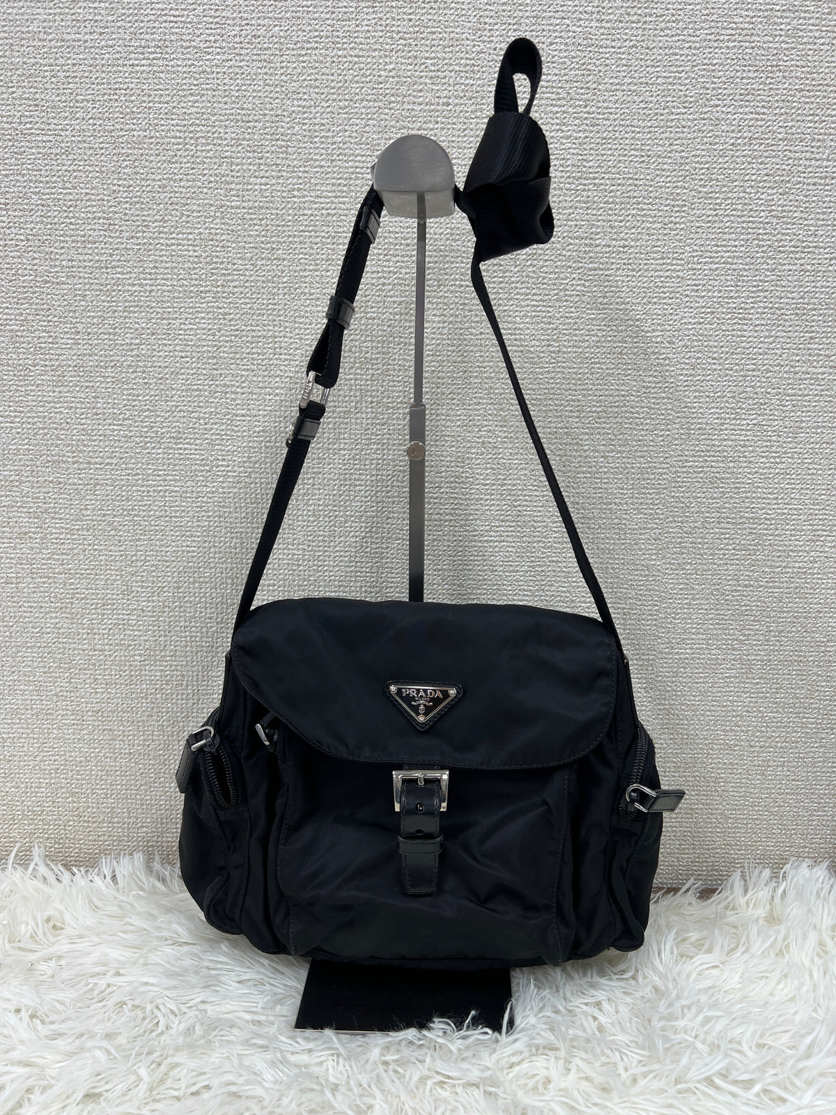 Prada Black Shoulder Bags A-19533