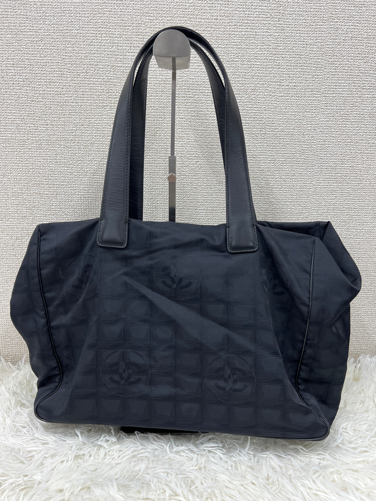 Chanel Black Tote Bags A-19534