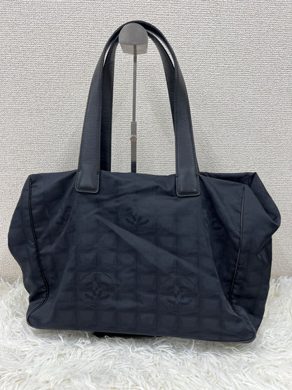 Chanel Black Tote Bags A-19534