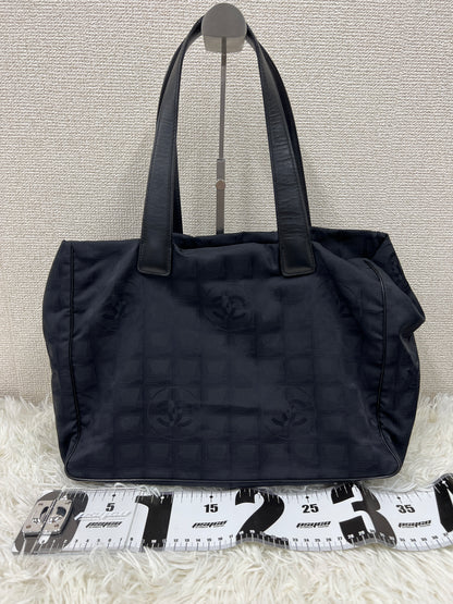 Chanel Black Tote Bags A-19534