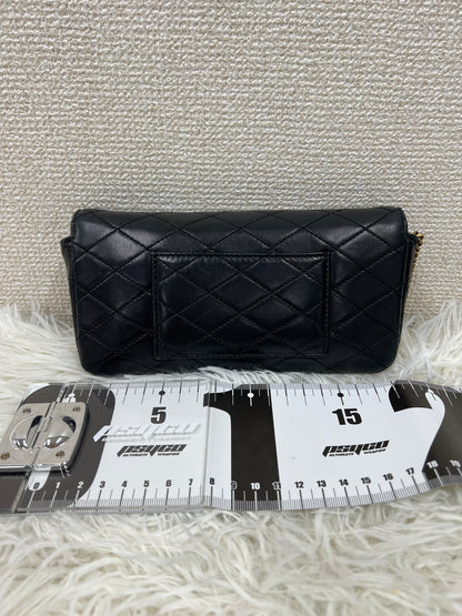 Saint Laurent Black Shoulder Bags A-19641